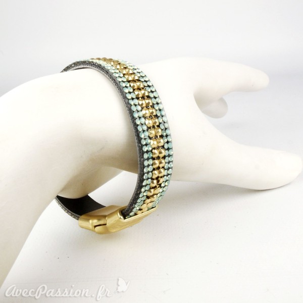Bracelet Cheny's aimanté strass verts et dorés - attache en métal doré