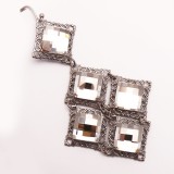 Boucles d'oreilles pendantes percées cristal métal argent Kenny Ma