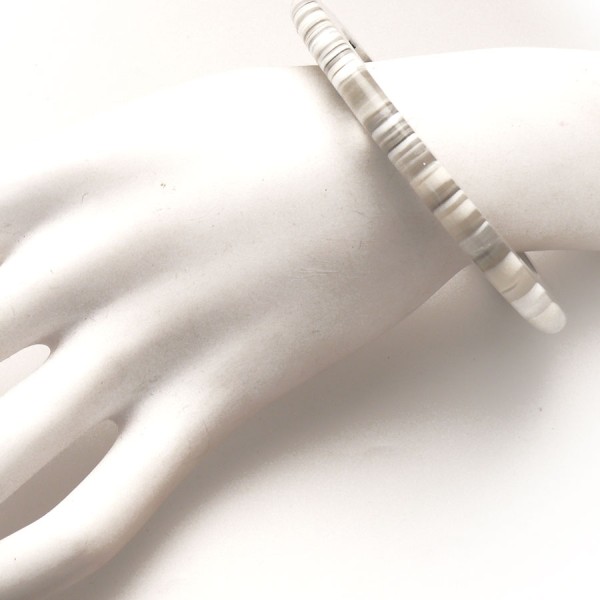 Bracelet fantaisie jonc Sobral créateur résine gris blanc --